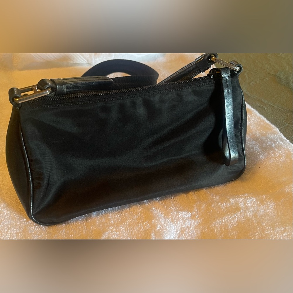 Authentic Pre-Loved PRADA Classic Black Nylon/Leather Shoulder Bag.